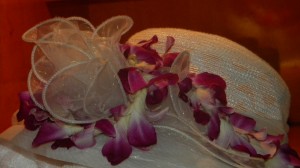 Maui, Kahului (my hat with lei)